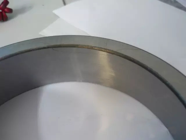 高碳铬钢制轴承套圈热处理缺陷分析